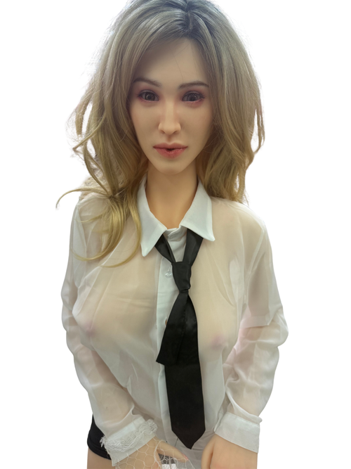 Clara-blonde,chic et élégante